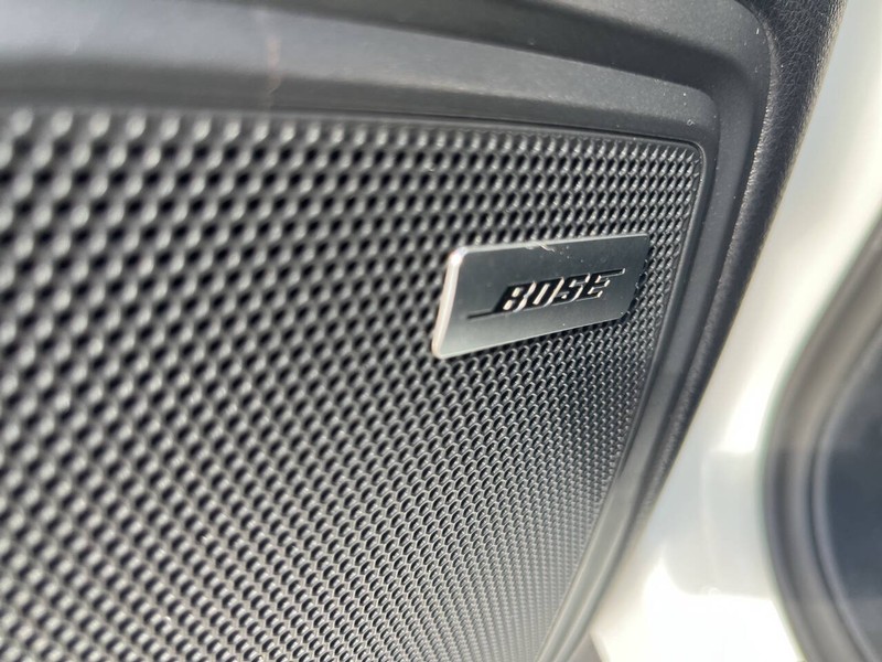 Porsche Macan Vehicle Image 07