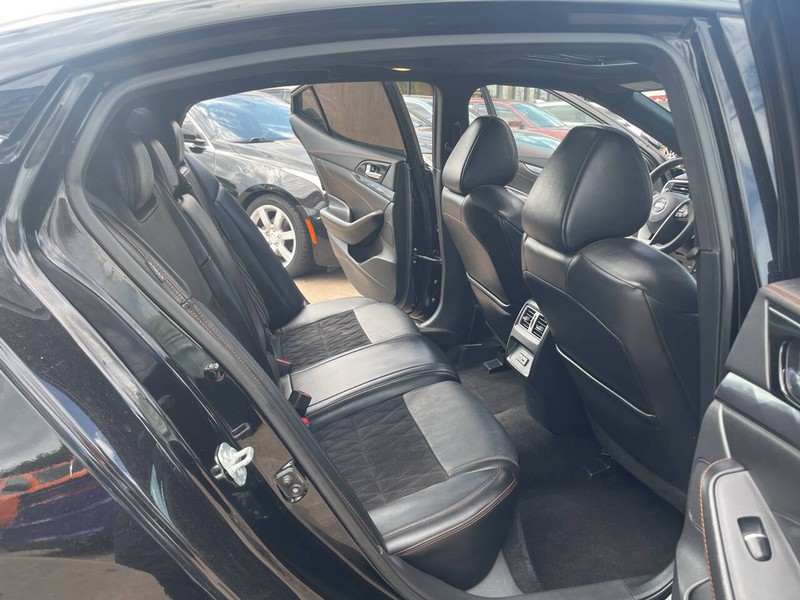 Nissan Maxima Vehicle Image 19