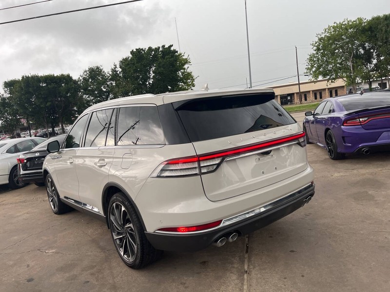 Lincoln Aviator Vehicle Image 04