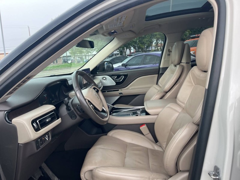 Lincoln Aviator Vehicle Image 07