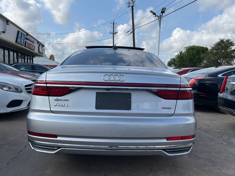 Audi A8 Vehicle Image 06