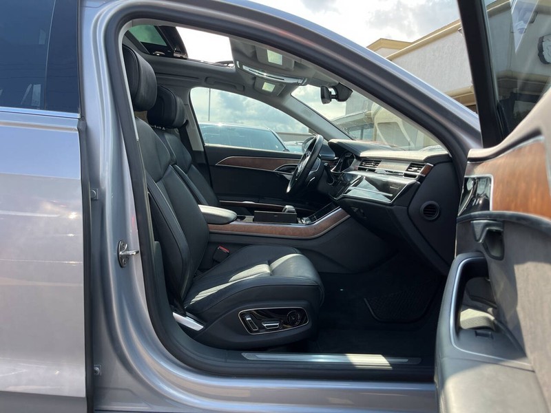 Audi A8 Vehicle Image 17