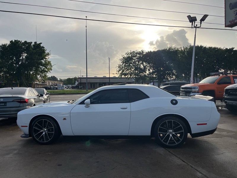 Dodge Challenger Vehicle Image 03