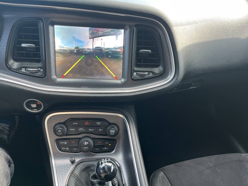 Dodge Challenger Vehicle Image 13