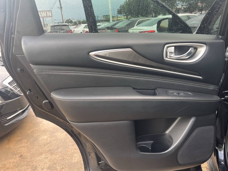 INFINITI QX60 Vehicle Image 17