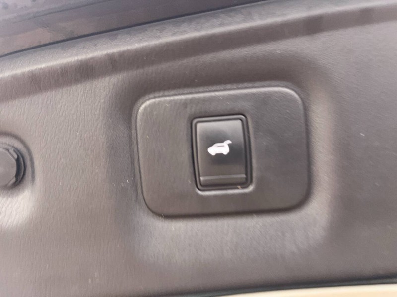 INFINITI QX60 Vehicle Image 21