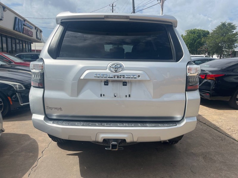 Toyota 4Runner Vehicle Image 03