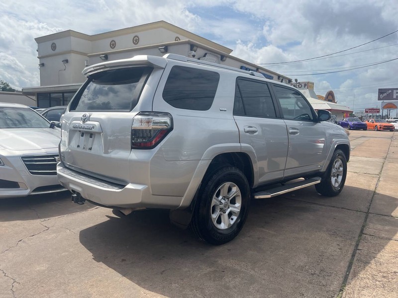 Toyota 4Runner Vehicle Image 05