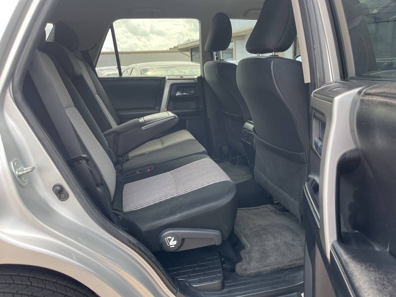 Toyota 4Runner Vehicle Image 10