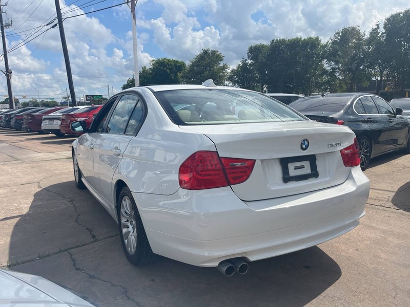 BMW 3 Series Vehicle Image 03