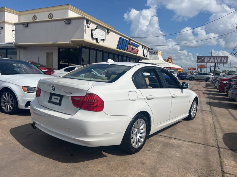 BMW 3 Series Vehicle Image 05