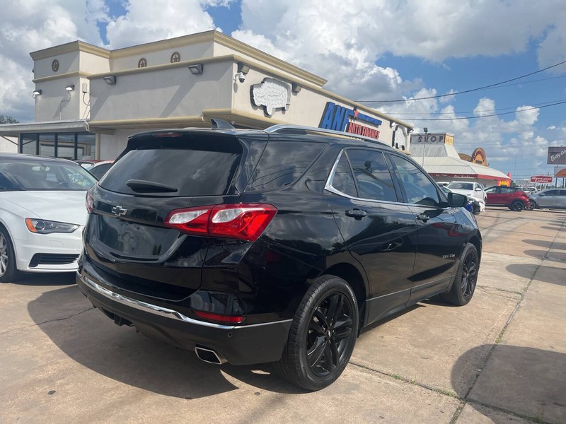 Chevrolet Equinox Vehicle Image 02
