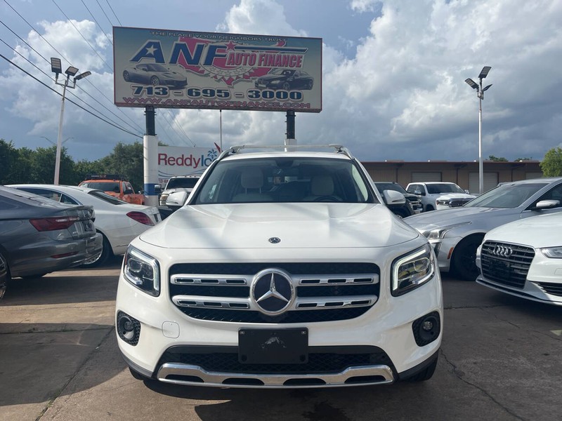 Mercedes-Benz GLB Vehicle Image 02