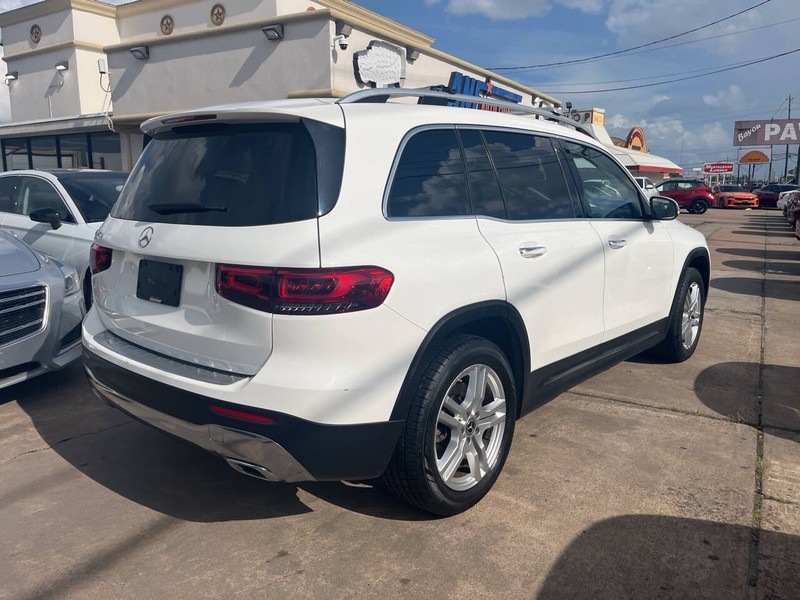 Mercedes-Benz GLB Vehicle Image 05