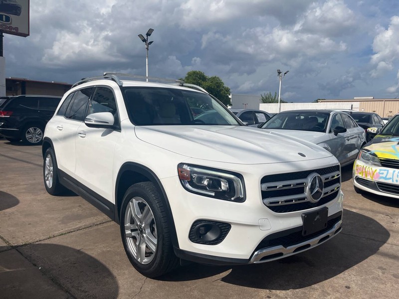 Mercedes-Benz GLB Vehicle Image 06