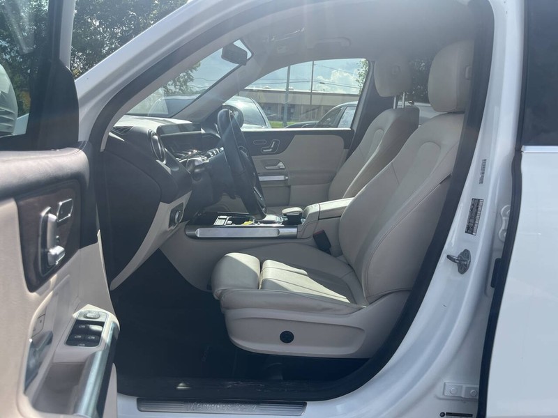 Mercedes-Benz GLB Vehicle Image 07