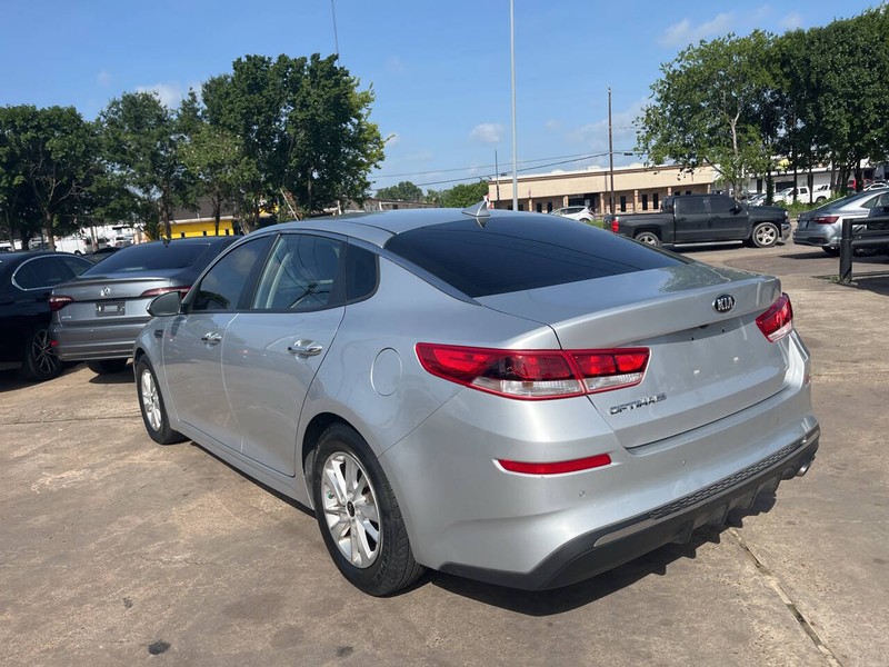 Kia Optima Vehicle Image 07