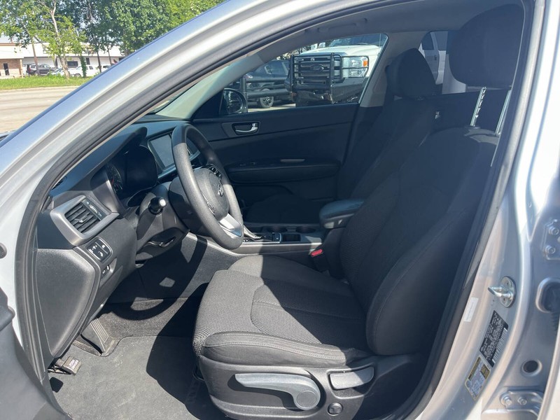 Kia Optima Vehicle Image 21