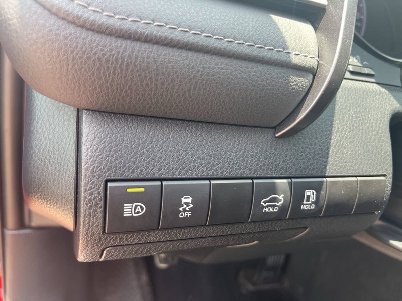 Toyota Camry Vehicle Image 12