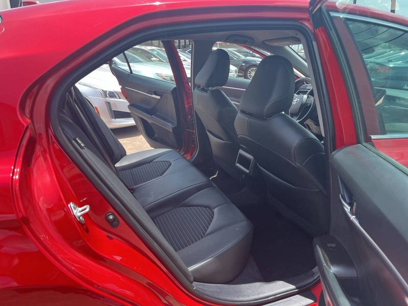 Toyota Camry Vehicle Image 21