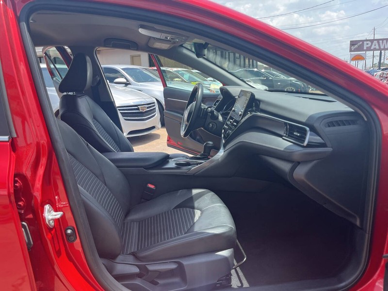 Toyota Camry Vehicle Image 22