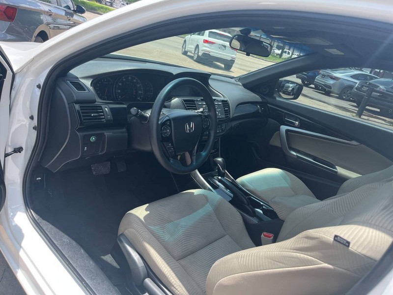 Honda Accord Coupe Vehicle Image 06