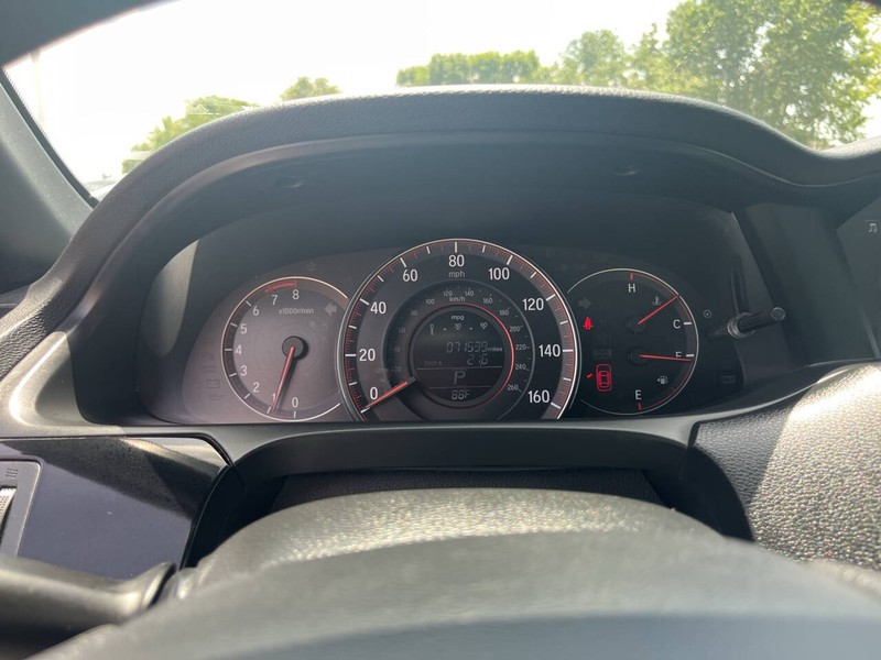 Honda Accord Coupe Vehicle Image 10