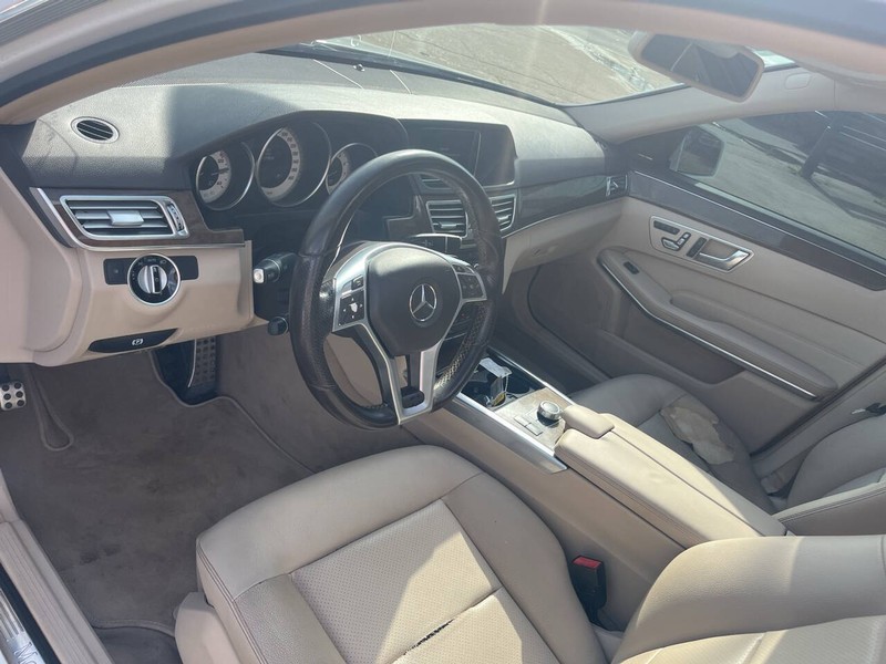 Mercedes-Benz E-Class Vehicle Image 07
