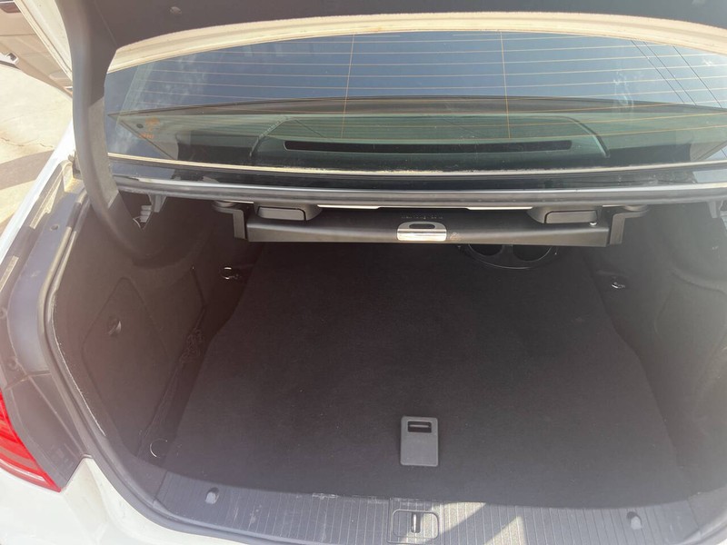 Mercedes-Benz E-Class Vehicle Image 17