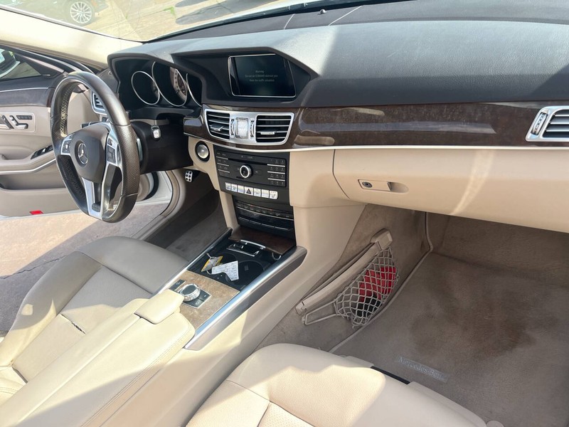 Mercedes-Benz E-Class Vehicle Image 20
