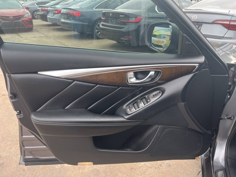 INFINITI Q50 Vehicle Image 06