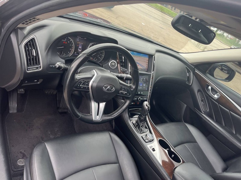 INFINITI Q50 Vehicle Image 07