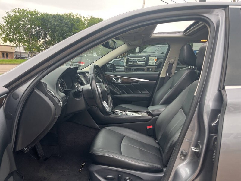 INFINITI Q50 Vehicle Image 08