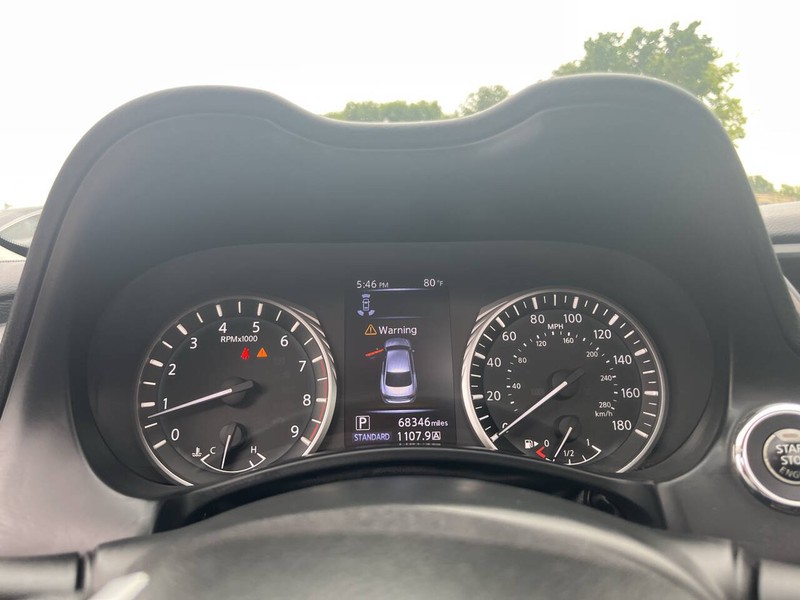 INFINITI Q50 Vehicle Image 09