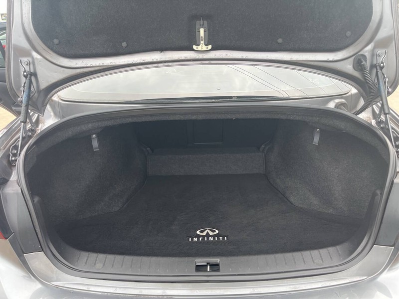 INFINITI Q50 Vehicle Image 15