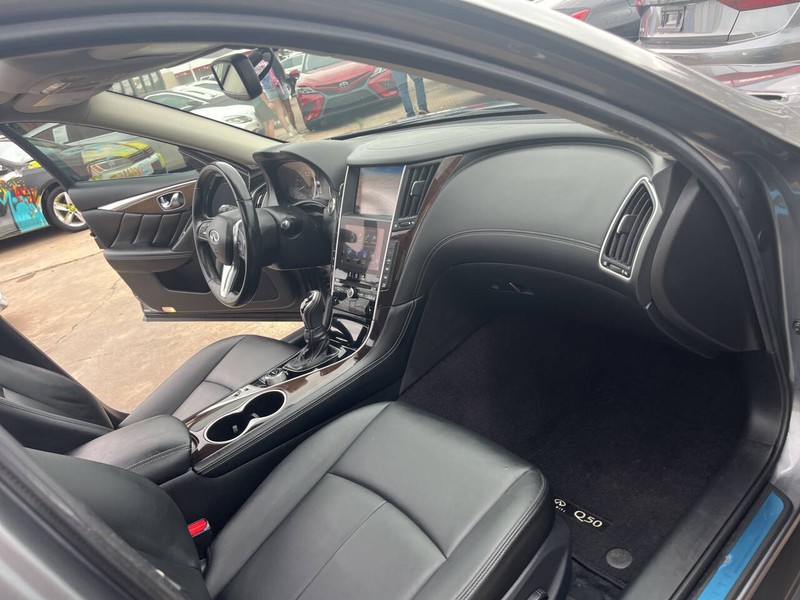 INFINITI Q50 Vehicle Image 17