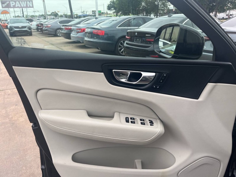 Volvo XC60 Vehicle Image 08