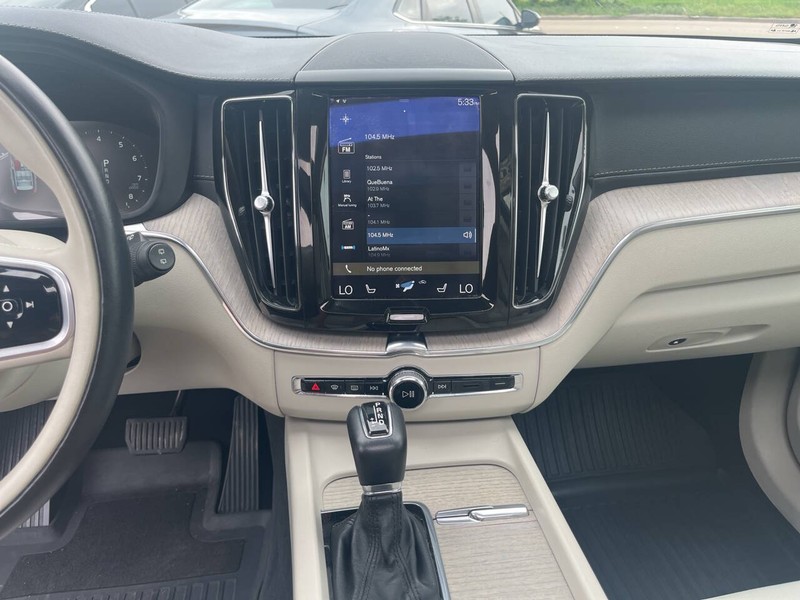 Volvo XC60 Vehicle Image 13