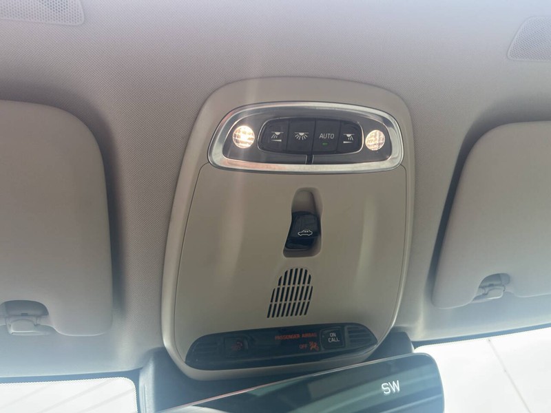 Volvo XC60 Vehicle Image 15
