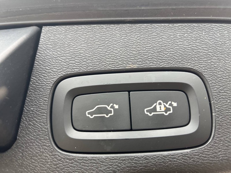 Volvo XC60 Vehicle Image 20