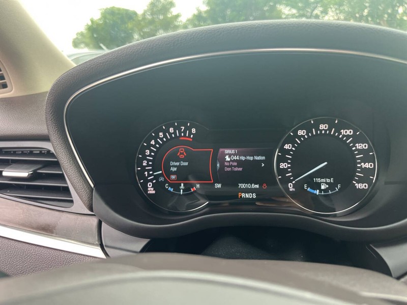Lincoln MKC Vehicle Image 13