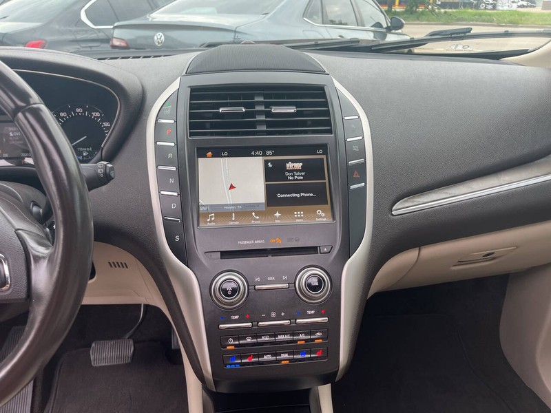Lincoln MKC Vehicle Image 14