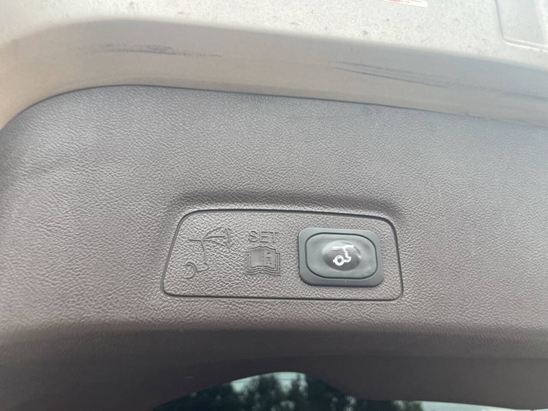 Lincoln MKC Vehicle Image 20