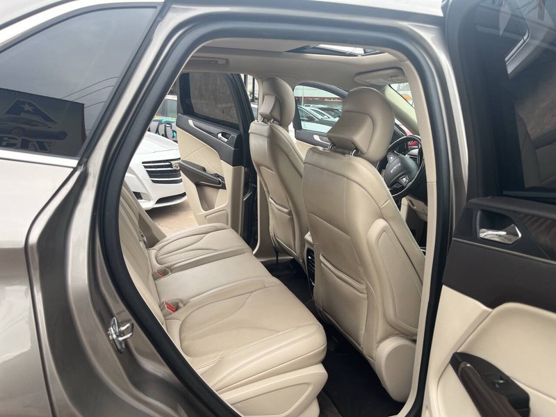 Lincoln MKC Vehicle Image 21