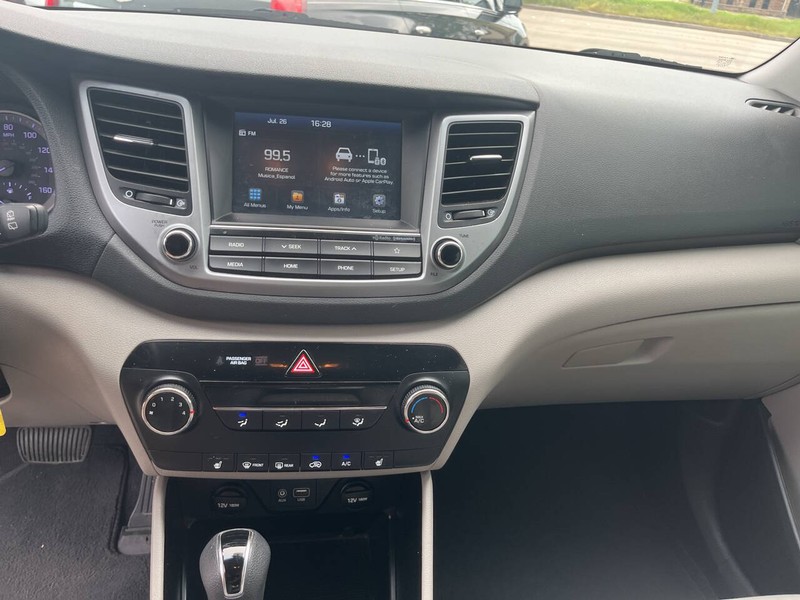 Hyundai Tucson Vehicle Image 08