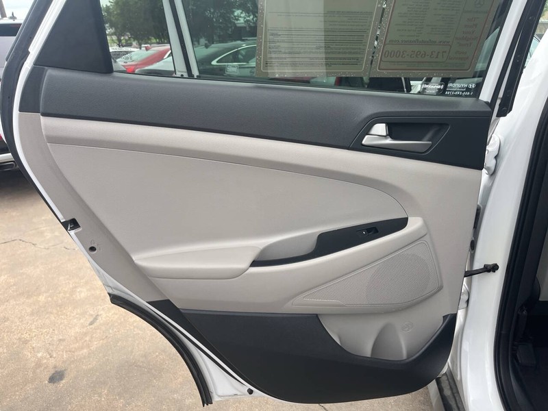 Hyundai Tucson Vehicle Image 10