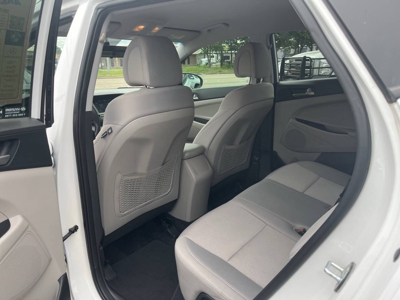 Hyundai Tucson Vehicle Image 11