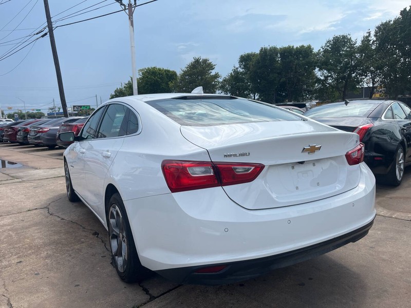 Chevrolet Malibu Vehicle Image 03