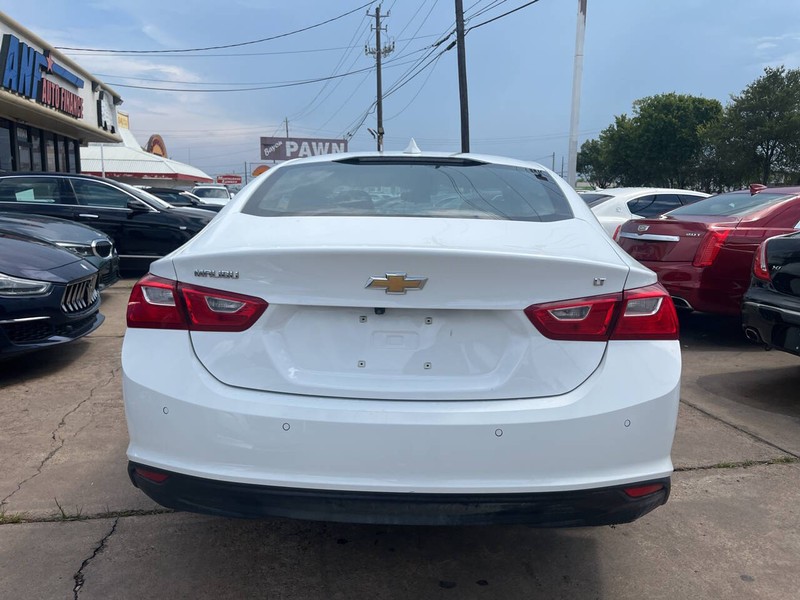 Chevrolet Malibu Vehicle Image 04