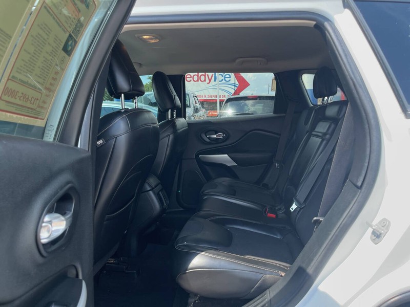 Jeep Cherokee Vehicle Image 11
